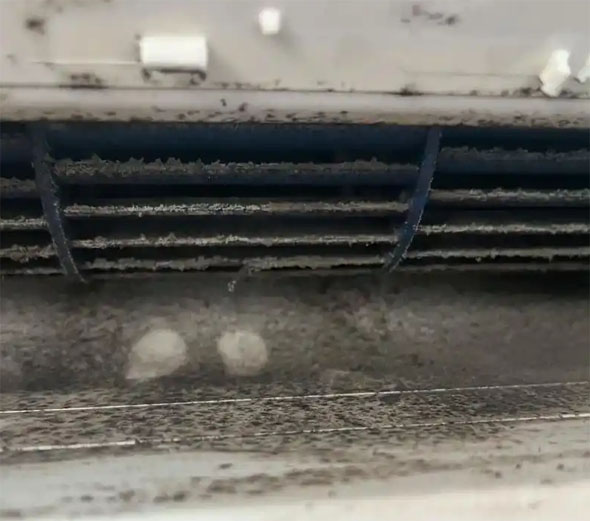 白银市空调吹的风有股烧焦味是怎么回事